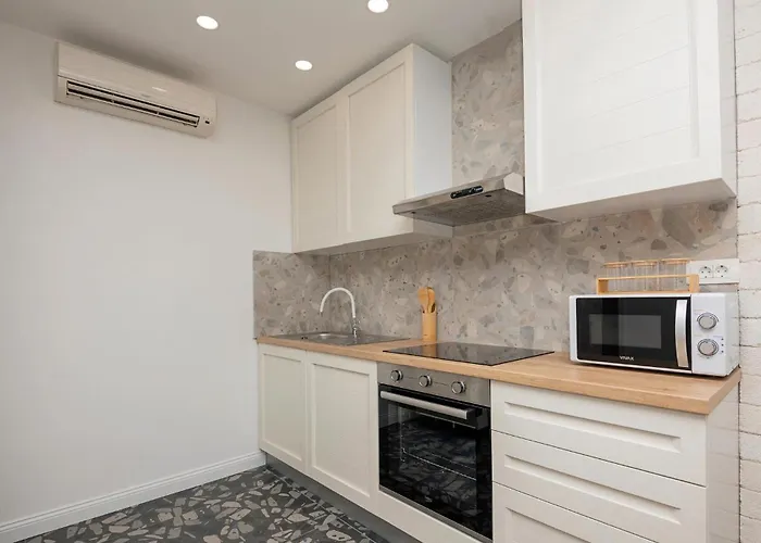 Zagrebacka Appartamento Makarska